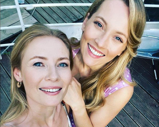 Barwy szczęścia. Odmienione Renata i Dominika wyglądają niemal identycznie!  Sielanka się jednak skończy - Super Seriale
