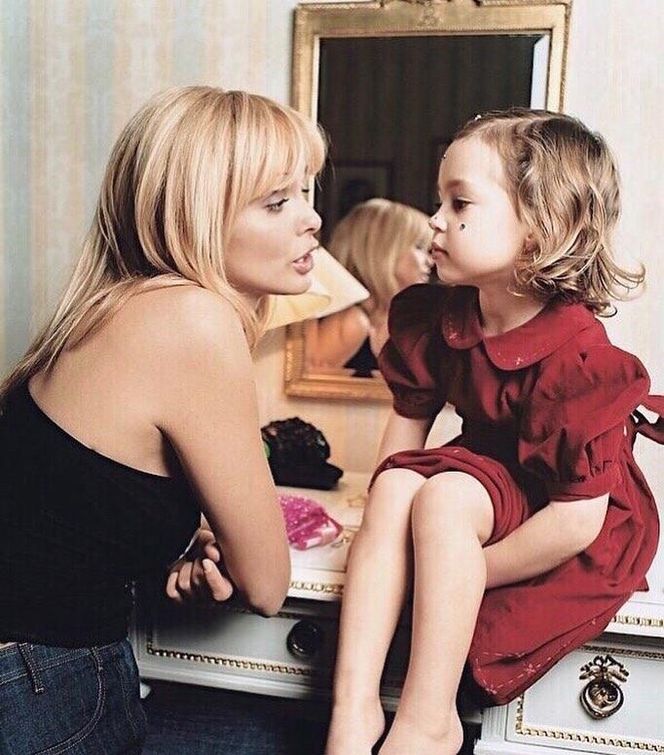 Izabella Scorupco jest mamą urodziwej Julii