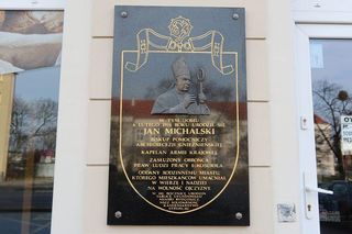 W tym domu urodził się ceniony kapelan Armii Krajowej. Kamienica właśnie się zmieniła