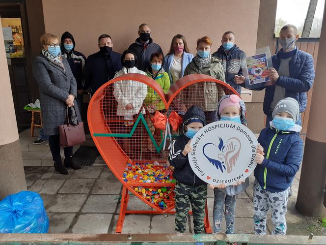 Nowe serce na nakrętki w Koszewnicy w gminie Kotuń