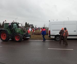 Trwa protest rolników w woj. lubelskim. Blokady są w wielu miejscach w regionie [DUŻO ZDJĘĆ]