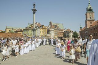 Boże Ciało w Warszawie: Utrudnienia w ruchu! Sprawdź, gdzie nie pojedziesz! 