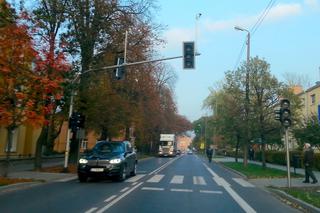 Kruczkowskiego, Nowy Świat: Przez przejście dla pieszych na światłach