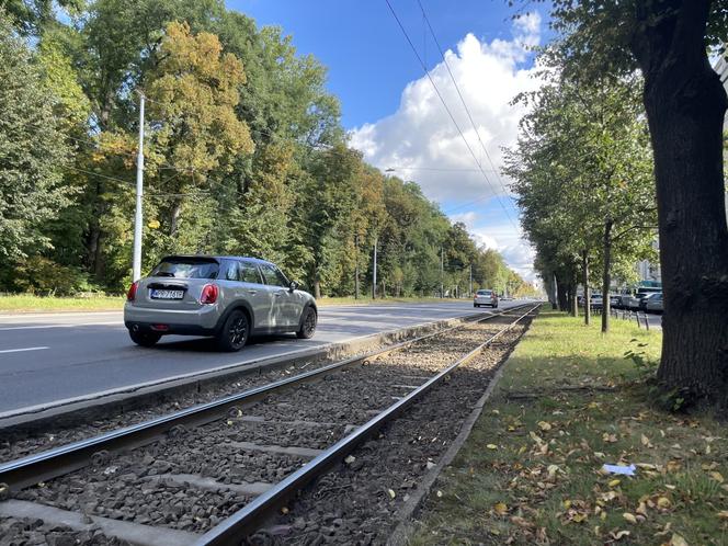 Torowisko na al. Waszyngtona jest w krytycznym stanie. Tramwajarze odkładają remont