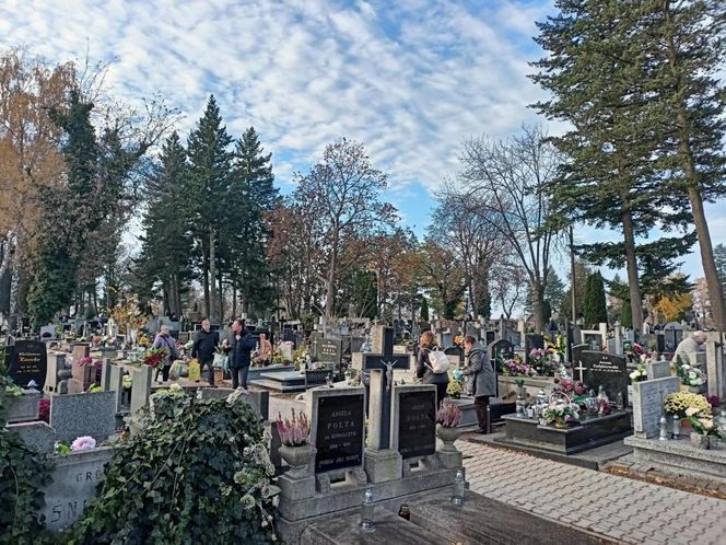 Cmentarz Zarzew 1 listopada