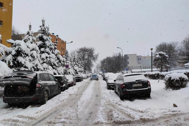 Potężny atak zimy w Małopolsce. Śnieg sypie bez przerwy