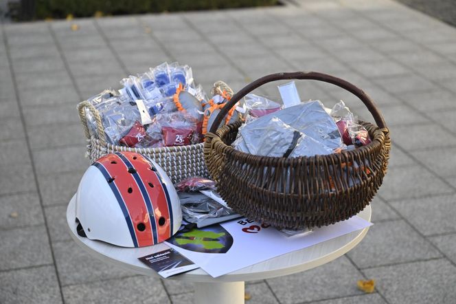 Rośnie liczba wypadków z udziałem hulajnóg. Radni Mazowsza apelują do dzieci i młodzieży: „Noście kaski i odblaski!”