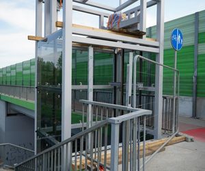 Rewolucja na stacji PKP Gocławek. Drogowcy montują nowe windy. Co się zmieni?