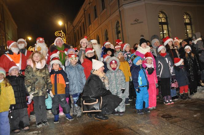 Parada Mikołajów i odpalenie choinki świątecznej w Kielcach