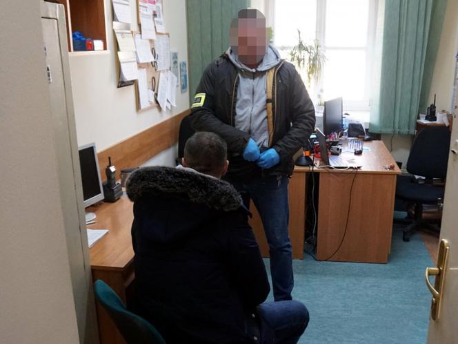 Rozbito grupę wyłudzającą pieniądze metodą "na policjanta"