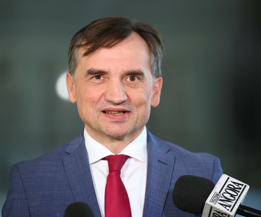 Policjanci przyjechali po Zbigniewa Ziobrę. Odeszli z niczym. Kilkakrotnie dzwonili domofonem