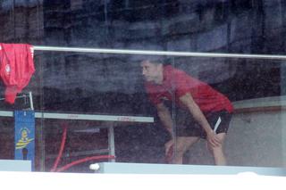 Robert Lewandowski gra w ping-pong