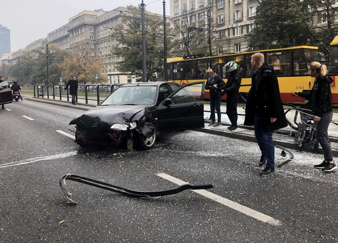 Wypadek na Andersa w Warszawie przed godz. 9.00