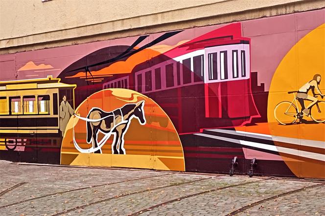 Nowy mural na zabytkowej zajezdni tramwajowej