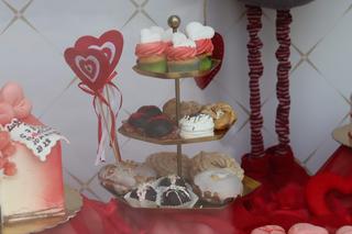 Na lubelskich ulicach król jest tylko jeden! Mieszkańcy zajadają się pączkami! [GALERIA]