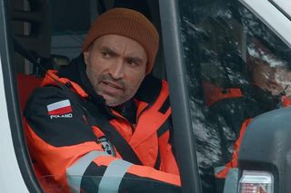 Na sygnale, odcinek 724: Benio zginie? Pijani ratownicy doprowadzą do wypadku! - ZDJĘCIA