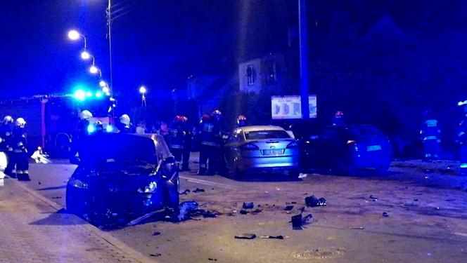 27-latek podczas wyprzedzania doprowadził do "czołówki"