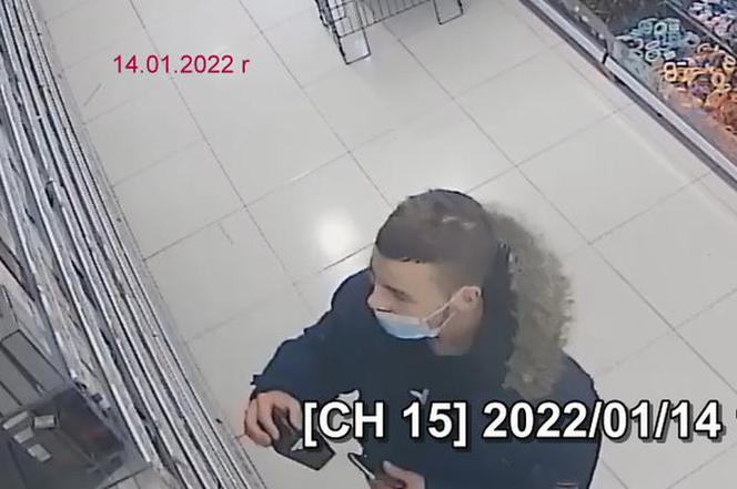 Seria kradzieży w drogerii w Dobrzejewicach koło Torunia. Rozpoznajesz sprawców?