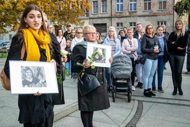 Ulicami Inowrocławia przeszedł marsz milczenia po zamordowaniu 13-letniej Nadii