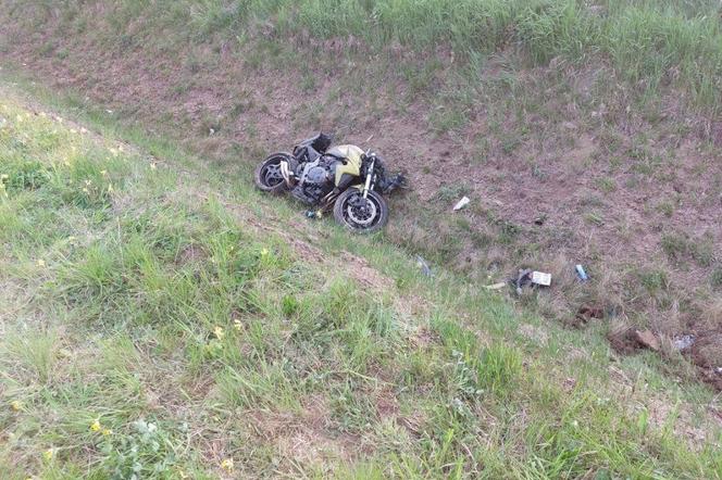 Wypadek śmiertelny w Radłowie. 37-letni motocyklista wpadł do rowu