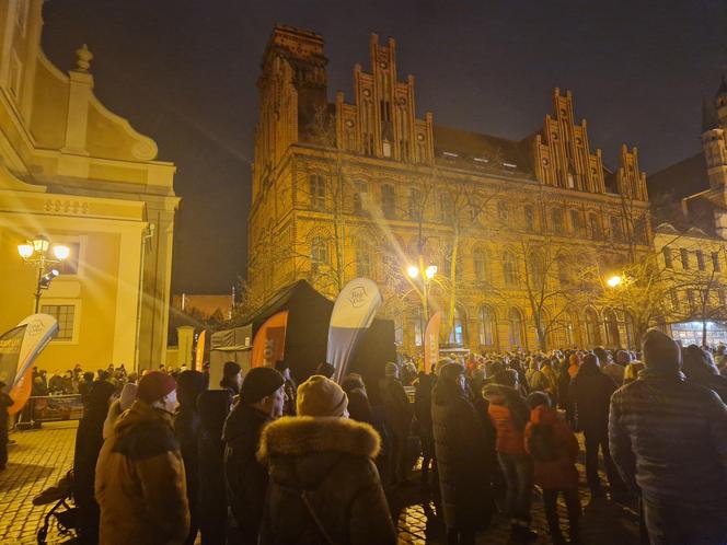 WOŚP 2024 w Toruniu: Tak wyglądał 32. Finał na starówce. Wolontariusze, atrakcje, koncerty