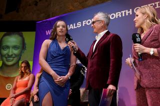 Zjawiskowa Iga Świątek prezentuje nogi w eleganckiej sukni