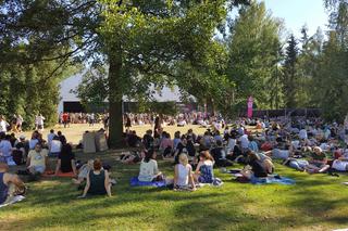 Trwa kolejna edycja OFF Festivalu! Setki ludzi bawią się w Katowicach [ZDJĘCIA]