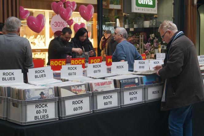 Giełda Płyt Winylowych w CH Rondo! Tu każdy znalazł coś dla siebie [ZDJĘCIA]
