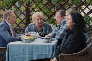 M jak miłość odc. 1739. Jagoda (Katarzyna Kołeczek), Tadeusz (Bartłomiej Nowosielski), Marysia (Małgorzata Pieńkowska), Artur Rogowski (Robert Moskwa), Barbara (Teresa Lipowska)