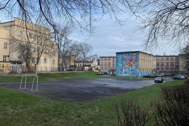 Nowe boiska dla młodzieży z V LO w Lublinie