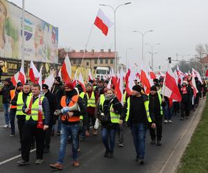 Protest rolników 20 marca w Lublinie. Przeszli ulicami miasta pod LUW