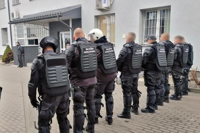Ćwiczenia na terenie Aresztu Śledczego w Warszawie Służewcu