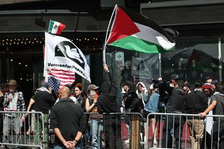 Gal Gadot odsłoniła gwiazdę w Hollywood. Nie obyło się bez protestów