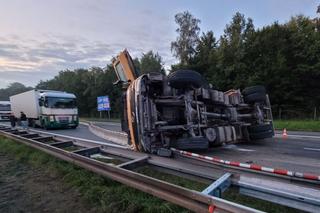 Wypadek na autostradzie A4. Przewrócił się samochód ciężarowy