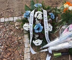 Córkę Lityńskiego pochwali na żydowskim cmentarzu. Grób w kwiatach i kamykach [ZDJĘCIA]