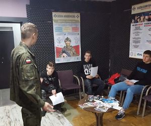 Tysiące Polaków dostają karty mobilizacyjne. Sprawdź, czy jesteś na liście