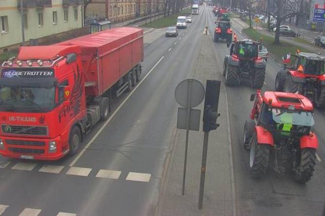 Wtorek, 20 lutego. Rolnicy wjeżdżają do Bydgoszczy