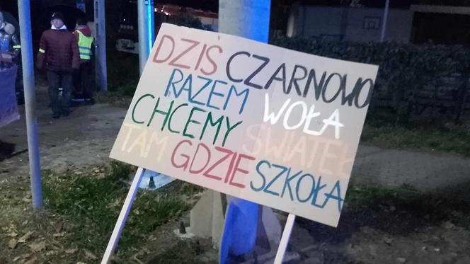 Protest na DK nr 80 po wypadku, w którym zginął 15-letni Kuba. Mieszkańcy zablokowali drogę