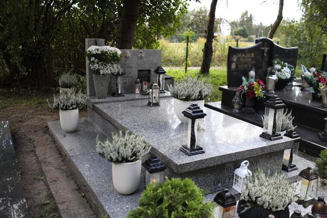 Tak wygląda grób syna Sylwii Peretti dwa miesiące po śmierci! Jeden szczegół wyciska łzy!