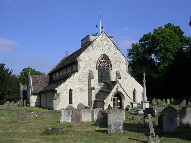 Cztery wesela i pogrzeb (na zdjęciu kościół św. Michała w Betchworth, gdzie odbył się pierwszy filmowy ślub)