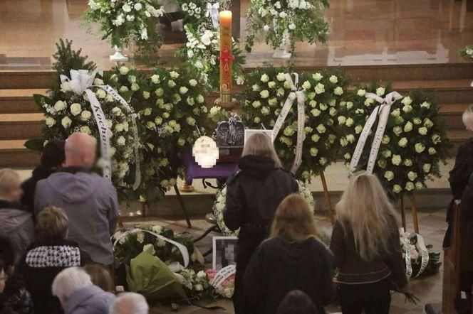Tłumy na pogrzebie tragicznie zmarłej Mai. Kościół w Działdowie wypełniony po brzegi