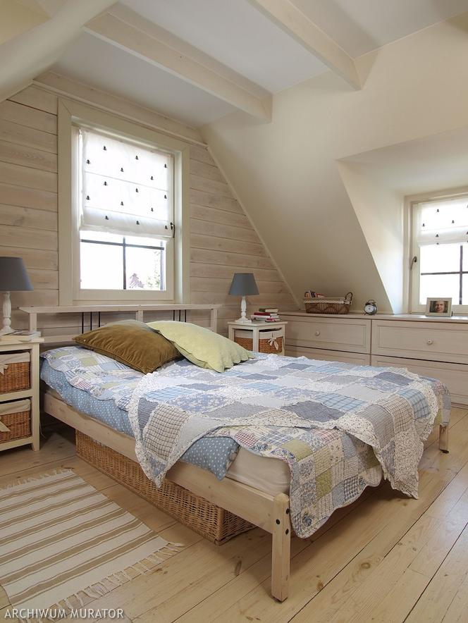 Drewno w sypialni w stylu rustykalnym