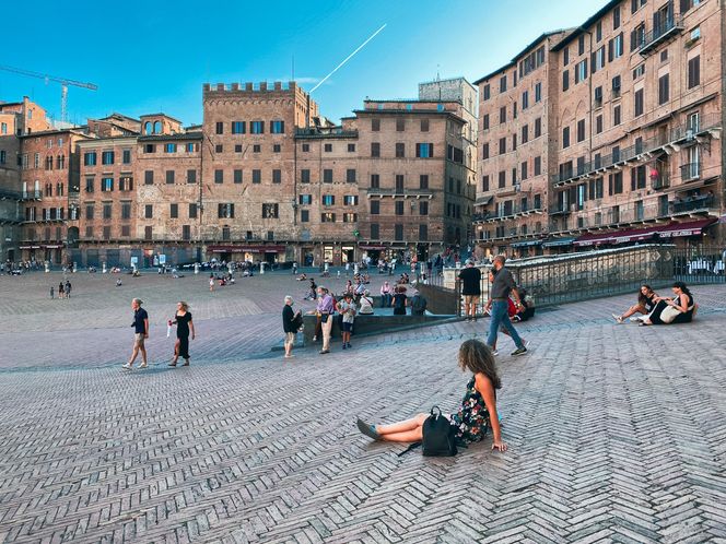 Mała architektura na placach 1