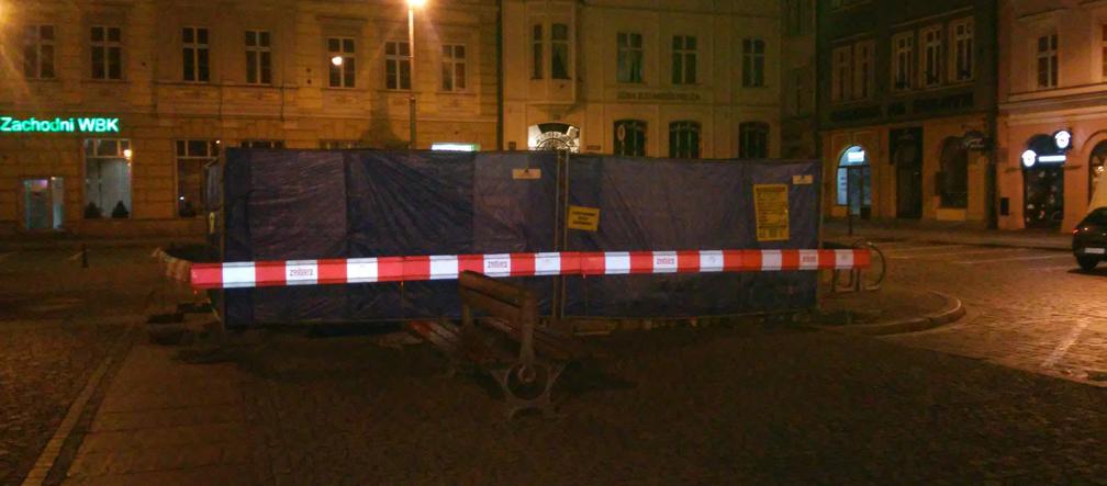 Prace przy wejściu do Movie Gate