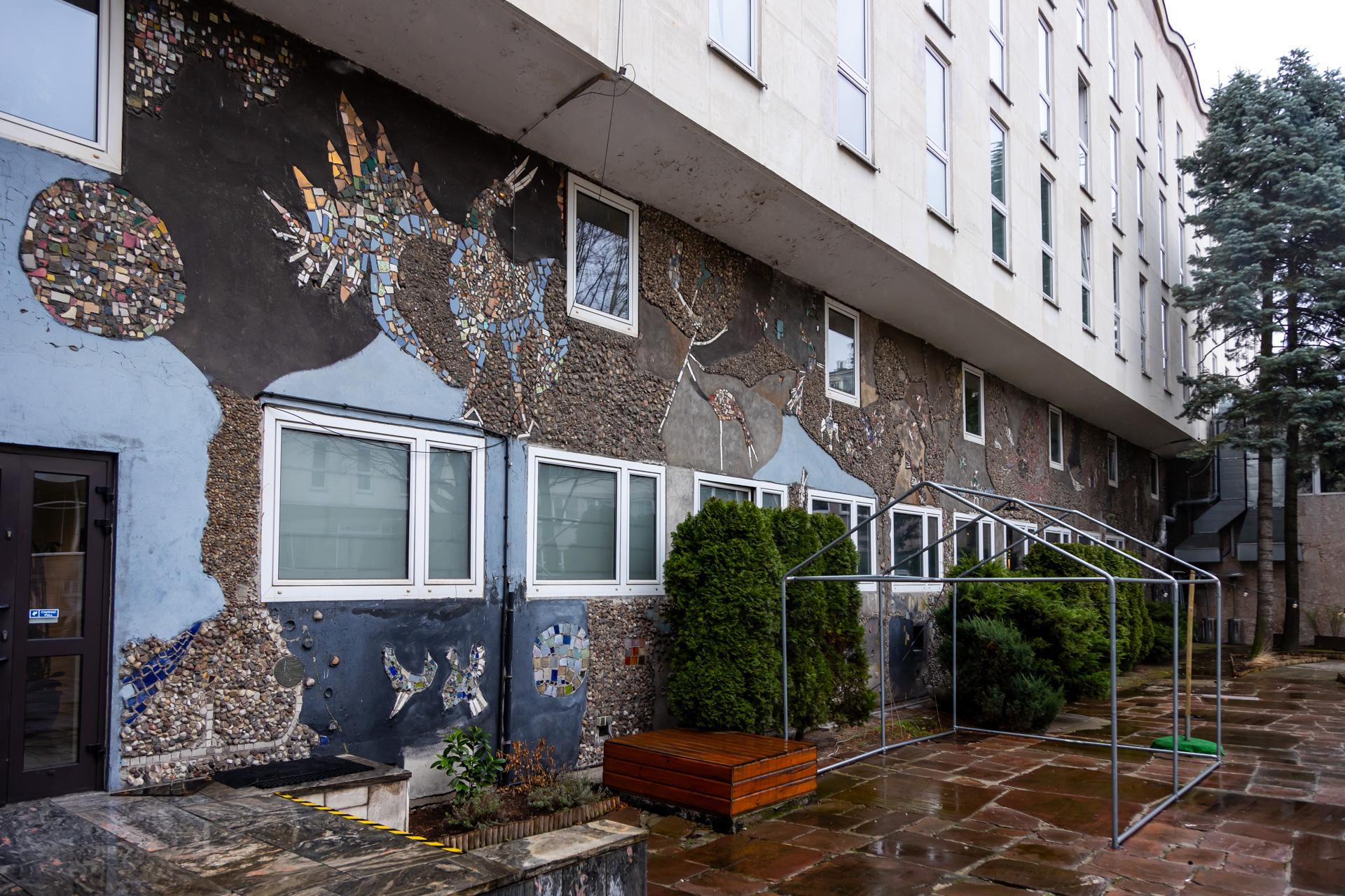 Mozaiki Rechowiczów w warszawskim Domu Chłopa - zobacz zdjęcia. Dziś mieści się tu Hotel Gromada
