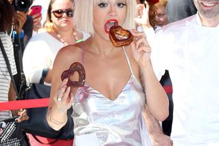 Rita Ora nie martwi się, ile kalorii ma pączek