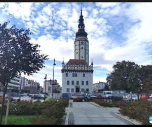 Odbudowany ratusz w Strzelinie