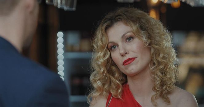 M jak miłość, odcinek 1887. Marcin (Mikołaj Roznerski), Klaudia (Magdalena Dwurzyńska)