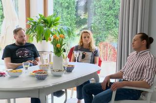 Na Wspólnej odc. 3508. Paweł (Grzegorz Kwiecień), Emil (Piotr Ligenza), Mariola (Alicja Pietruszka)