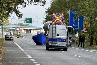 Ciężarówka zmiażdżyła bok małego seicento. 65-latka zginęła na miejscu